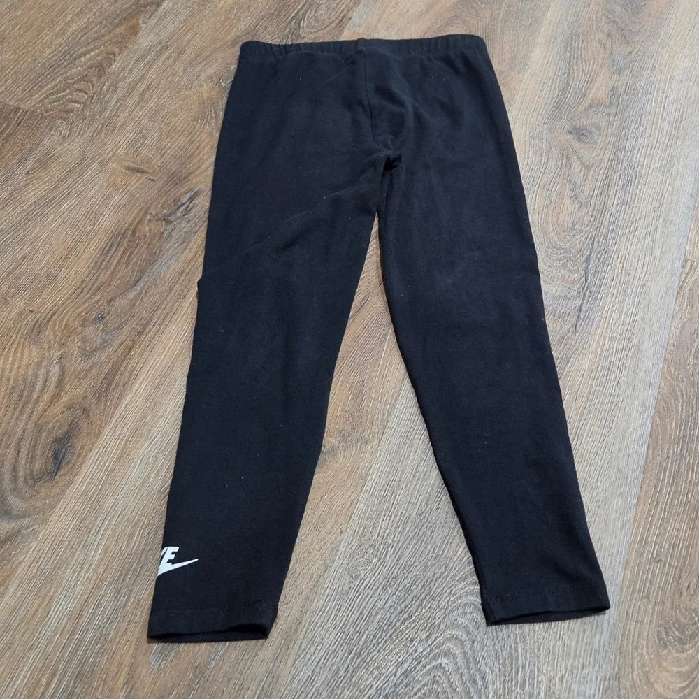 Nike Girls Sportswear Leggings Black White Futura Logo Size 6X 6-7 Years